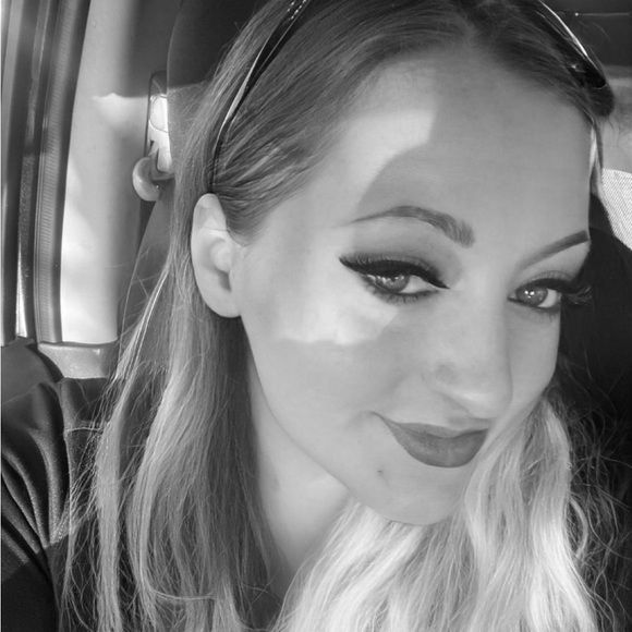 Checkout my Closet and help me Support my daughter! Single mom here! - Picture 10 of 16